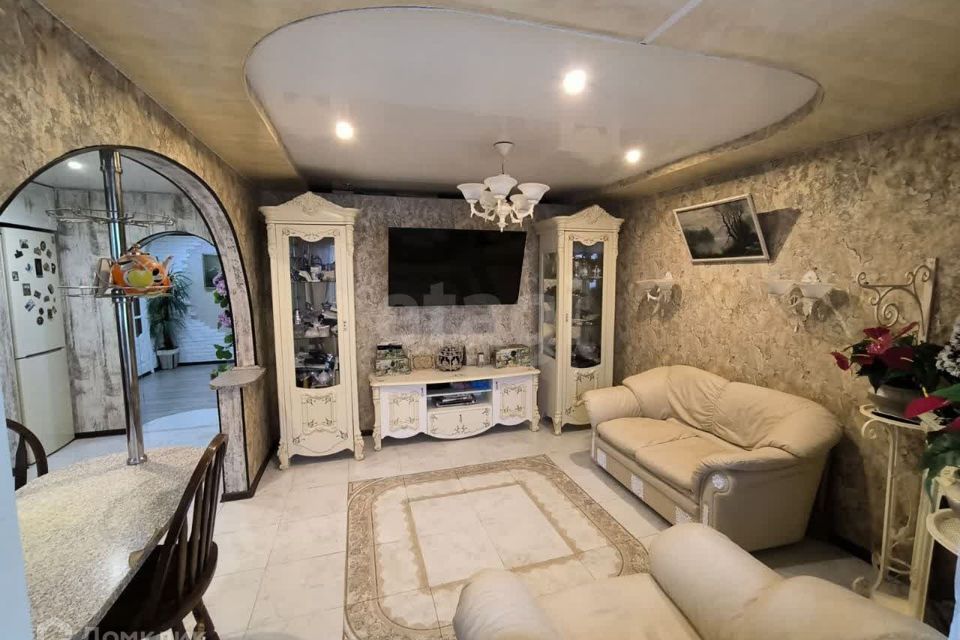 Продаётся 3-комнатная квартира, 107.6 м²