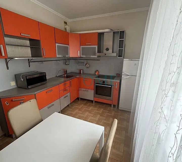 Сдаётся 2-комнатная квартира, 75 м²