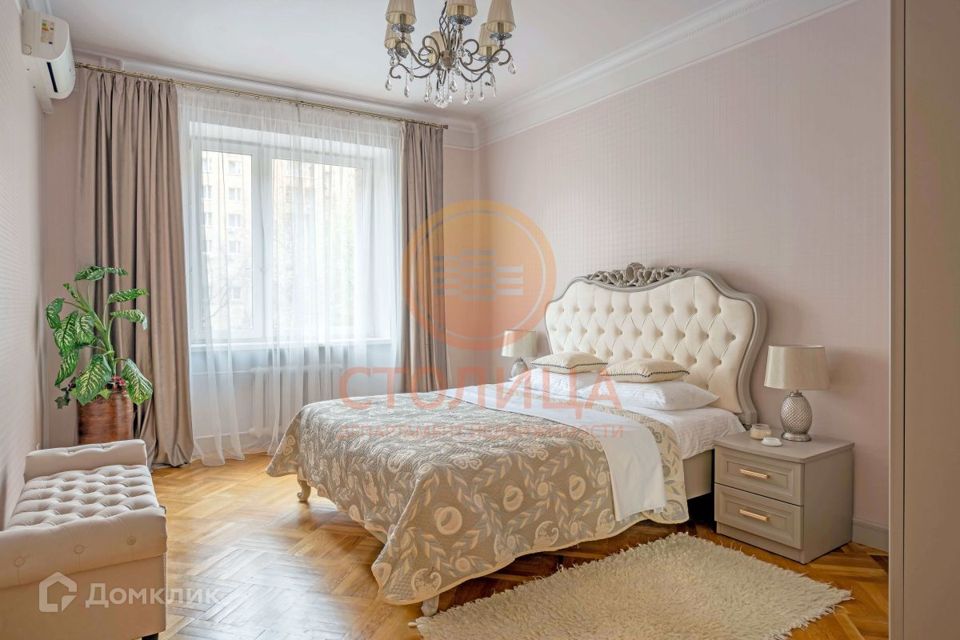 Сдаётся 4-комнатная квартира, 149 м²