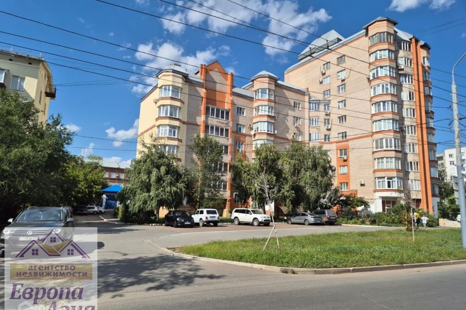 Продаётся 2-комнатная квартира, 64 м²