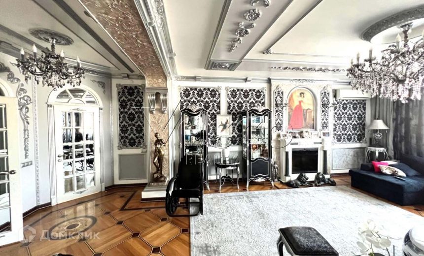 Продаётся 4-комнатная квартира, 176 м²
