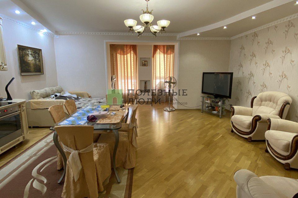 Продаётся 2-комнатная квартира, 79.7 м²