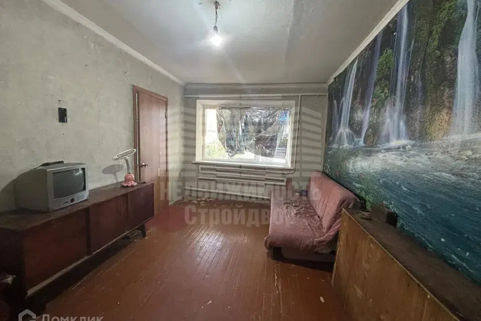 Продаётся 3-комнатная квартира, 45.7 м²