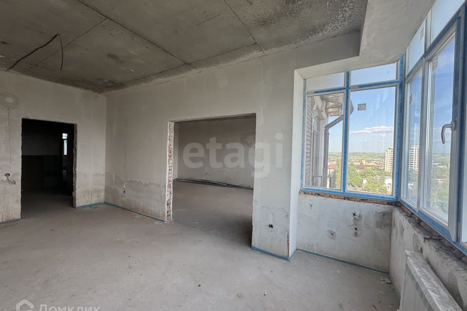 Продаётся 3-комнатная квартира, 137.4 м²