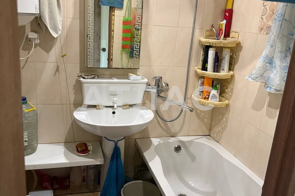 Продаётся 3-комнатная квартира, 56.6 м²