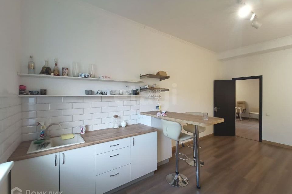 Продаётся 7-комнатная квартира, 197.4 м²