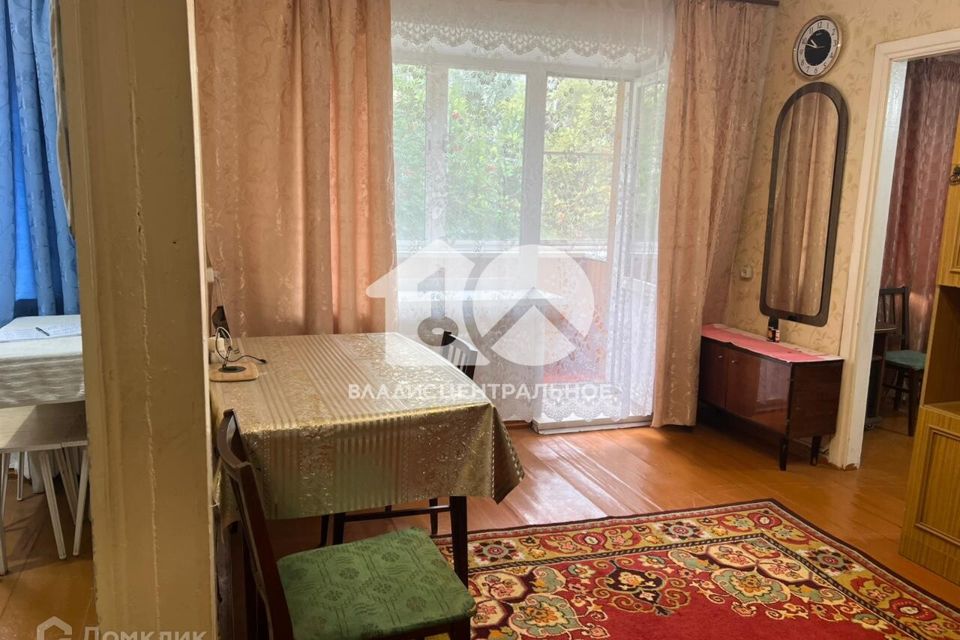 Продаётся 3-комнатная квартира, 42.7 м²