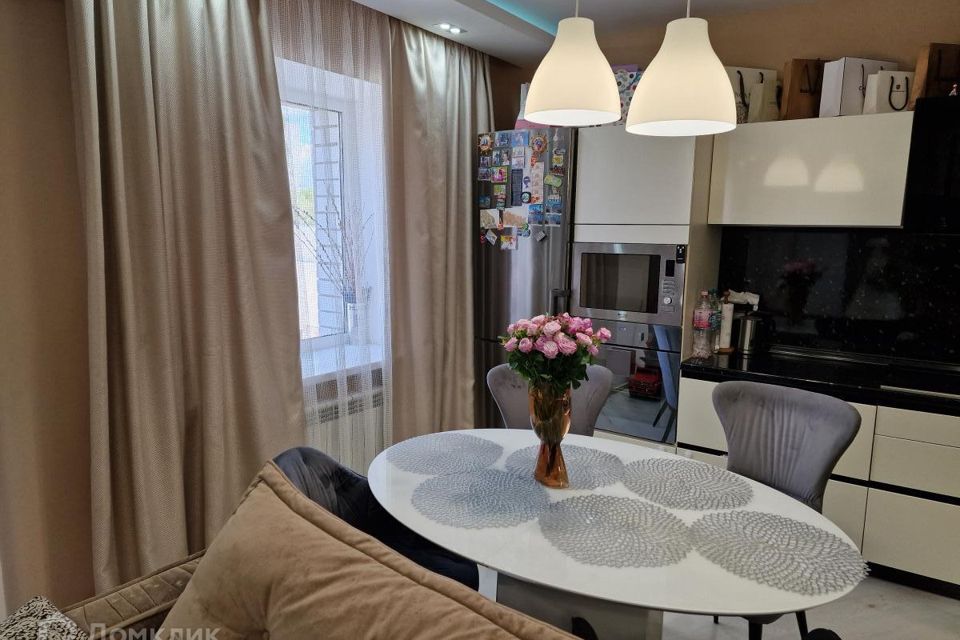 Продаётся 2-комнатная квартира, 62.4 м²