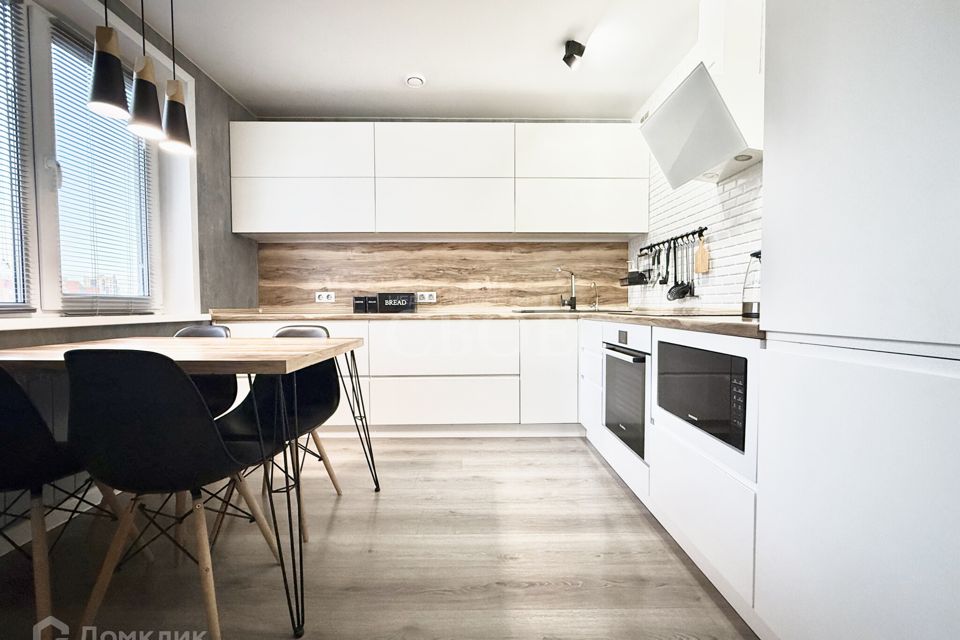 Продаётся 4-комнатная квартира, 92.4 м²