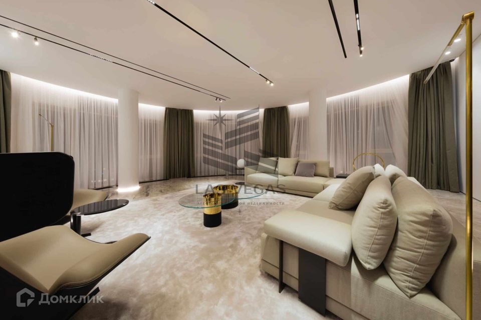 Сдаётся 4-комнатная квартира, 180 м²