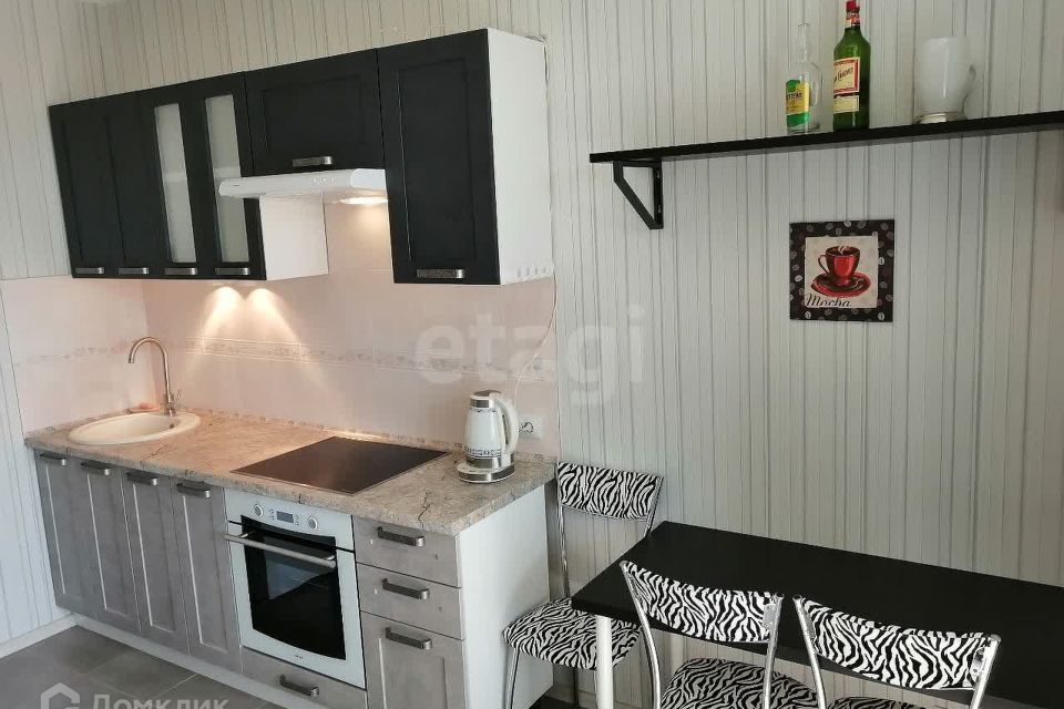 Сдаётся 1-комнатная квартира, 43 м²