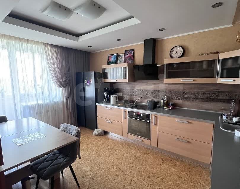 Сдаётся 3-комнатная квартира, 112.6 м²