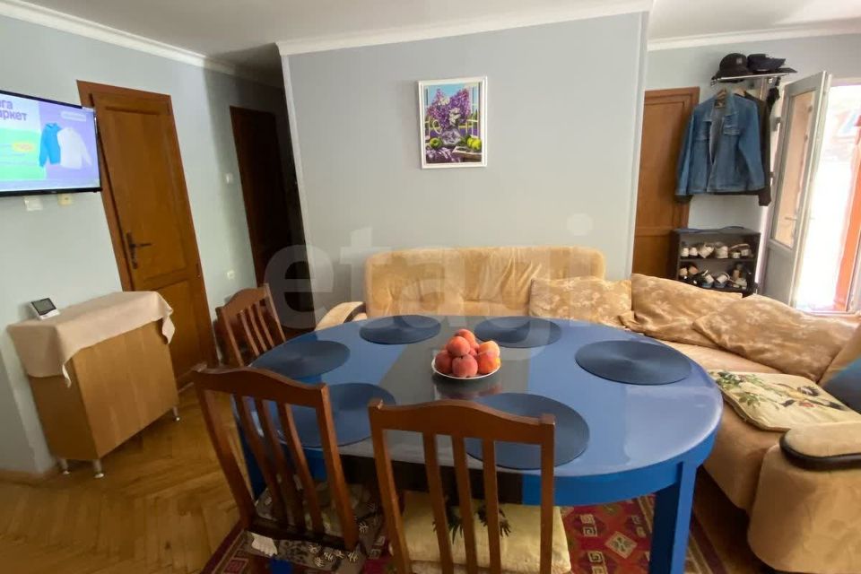 Продаётся 2-комнатная квартира, 100 м²