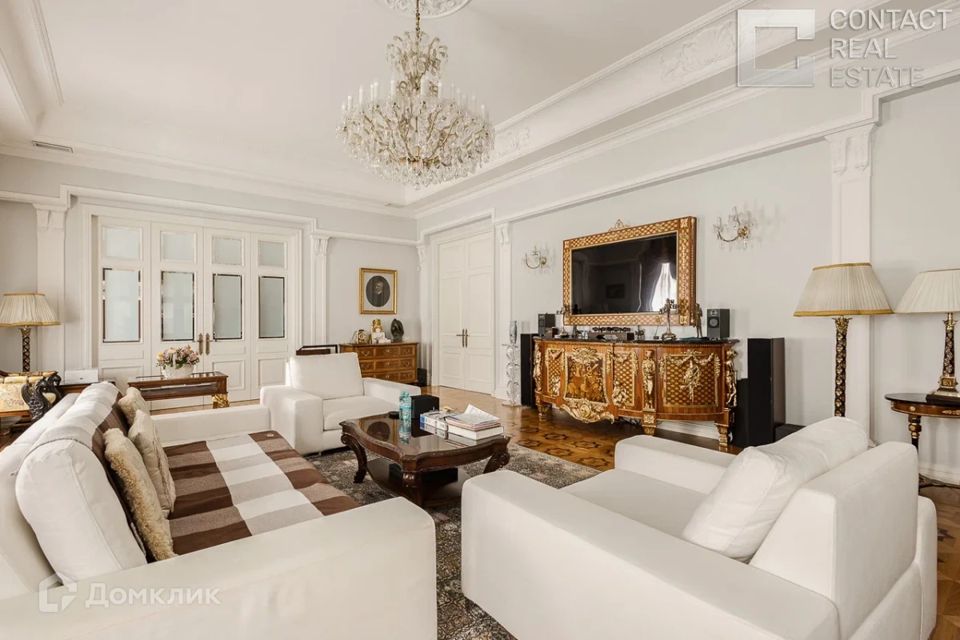 Продаётся 5-комнатная квартира, 240 м²