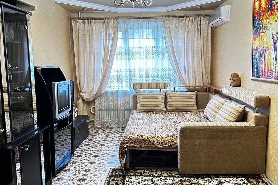 Сдаётся 1-комнатная квартира, 400 м²
