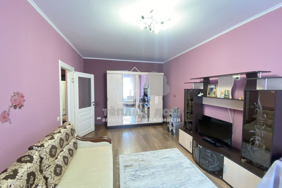 Продаётся 1-комнатная квартира, 41.8 м²