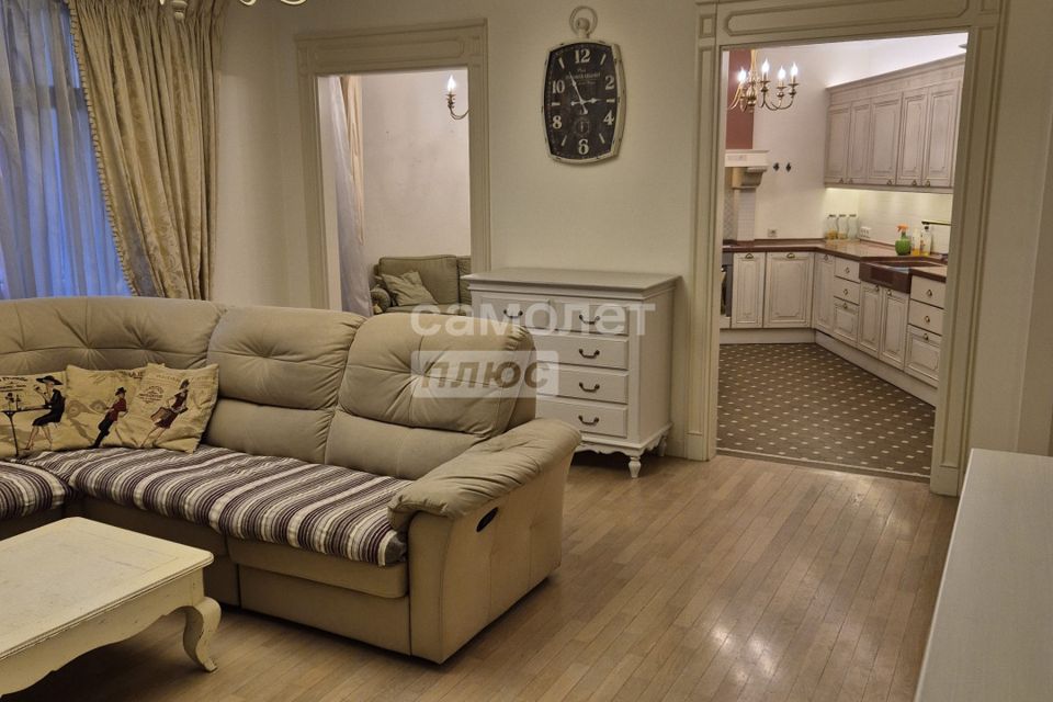Продаётся 4-комнатная квартира, 144.3 м²