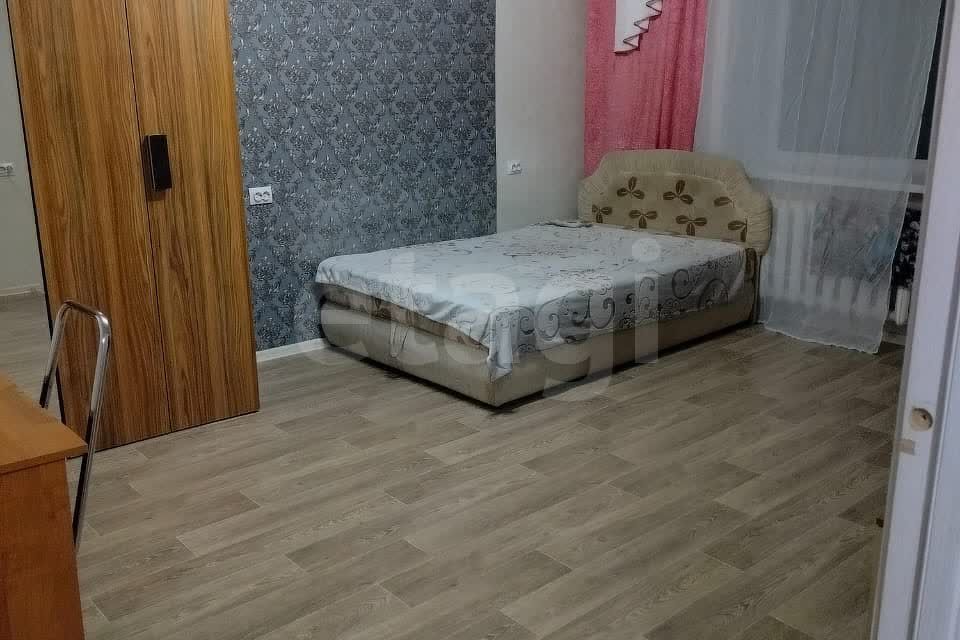 Сдаётся 1-комнатная квартира, 42 м²
