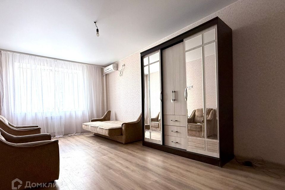 Продаётся 1-комнатная квартира, 43 м²