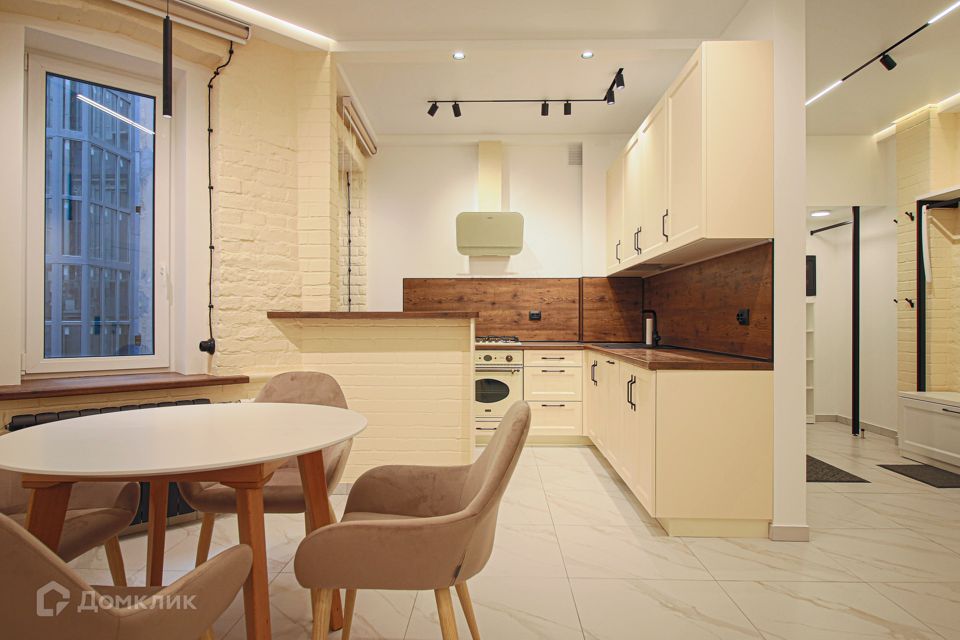 Сдаётся 2-комнатная квартира, 76 м²