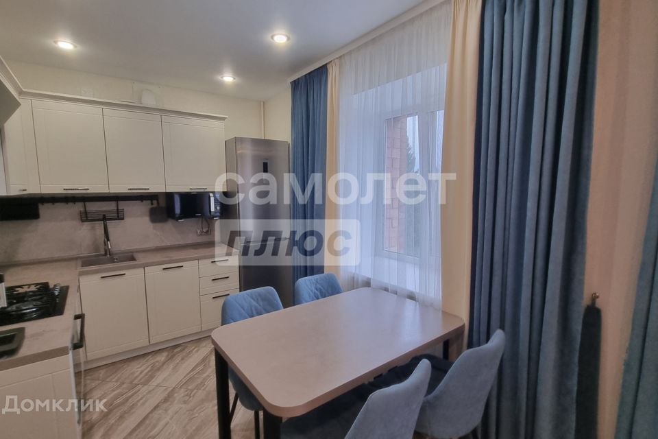 Продаётся 2-комнатная квартира, 60.8 м²