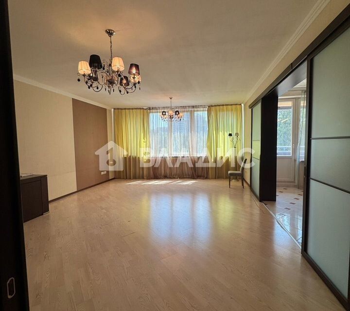 Продаётся 2-комнатная квартира, 110 м²