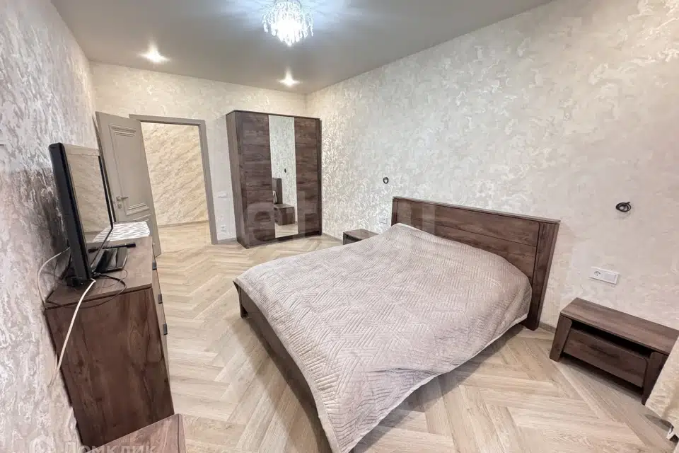 Сдаётся 1-комнатная квартира, 71 м²