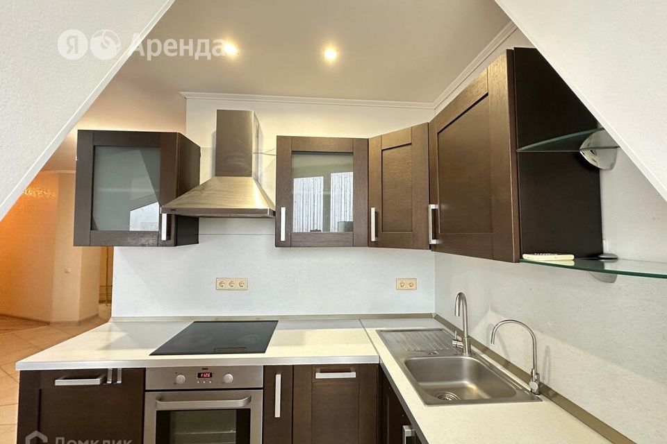 Сдаётся 2-комнатная квартира, 76 м²