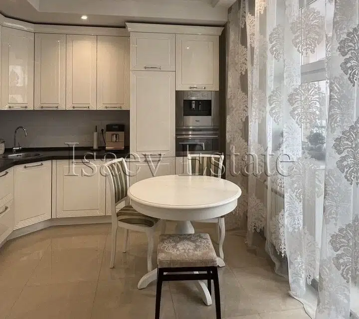 Продаётся 2-комнатная квартира, 65 м²
