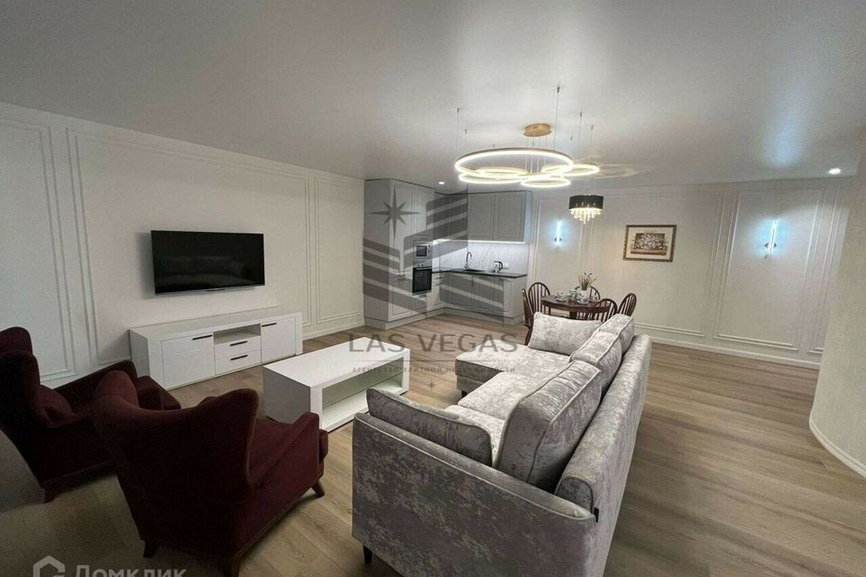 Сдаётся 4-комнатная квартира, 170 м²