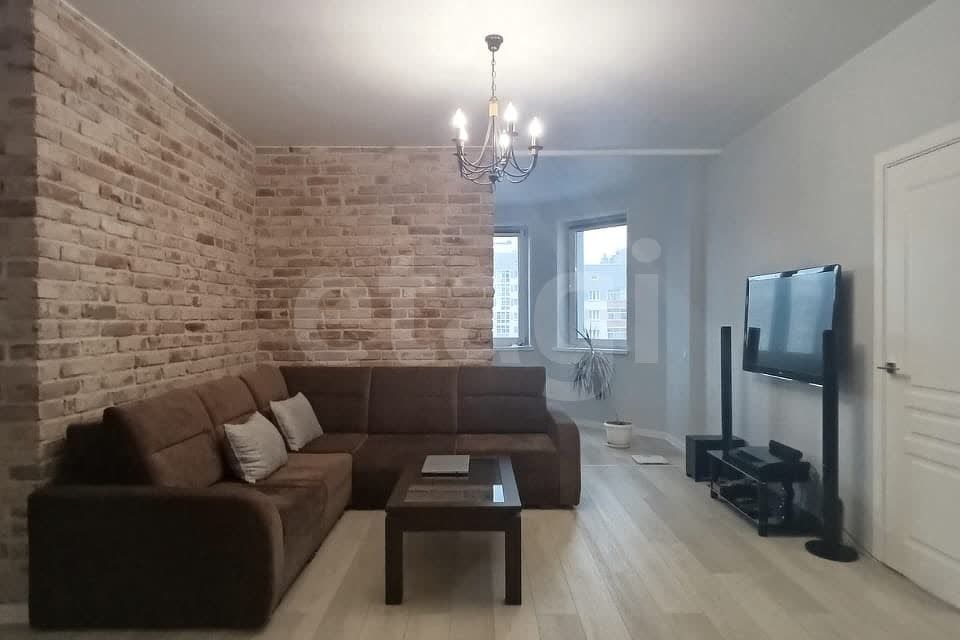 Продаётся 2-комнатная квартира, 72.5 м²