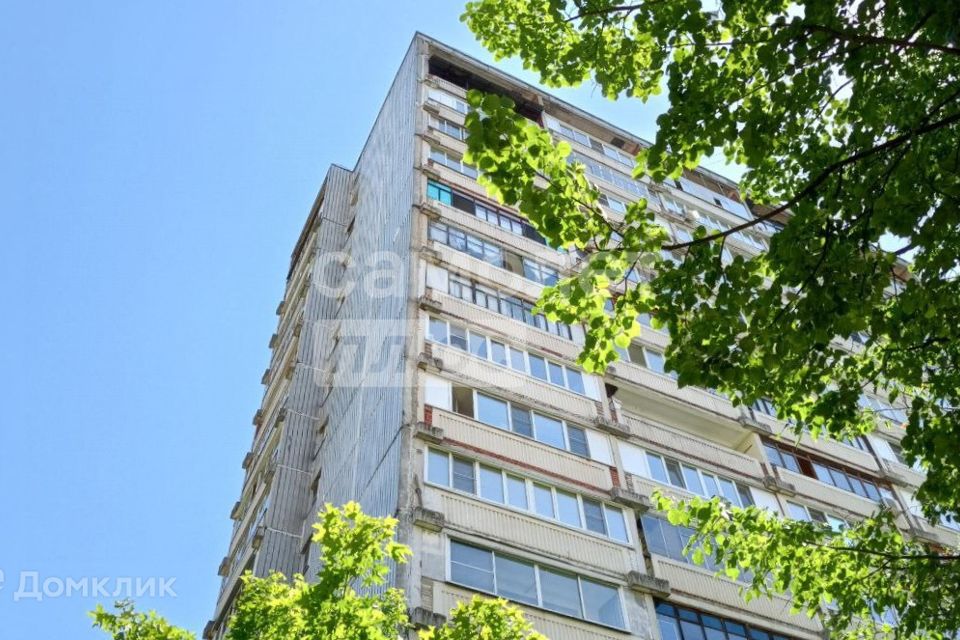 Продаётся 1-комнатная квартира, 42 м²