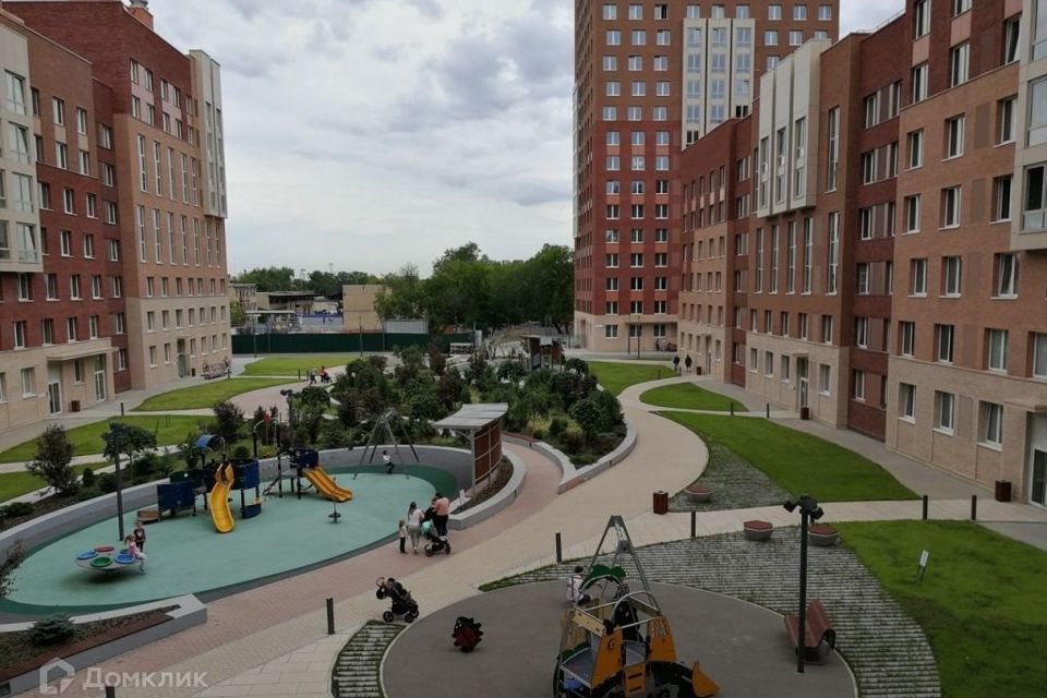 Продаётся 3-комнатная квартира, 111.8 м²