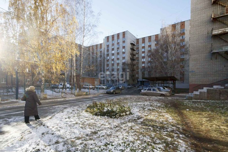 Продаётся комната в 1-комн. квартире, 27 м²