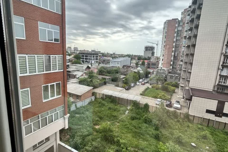 Продаётся 4-комнатная квартира, 175 м²
