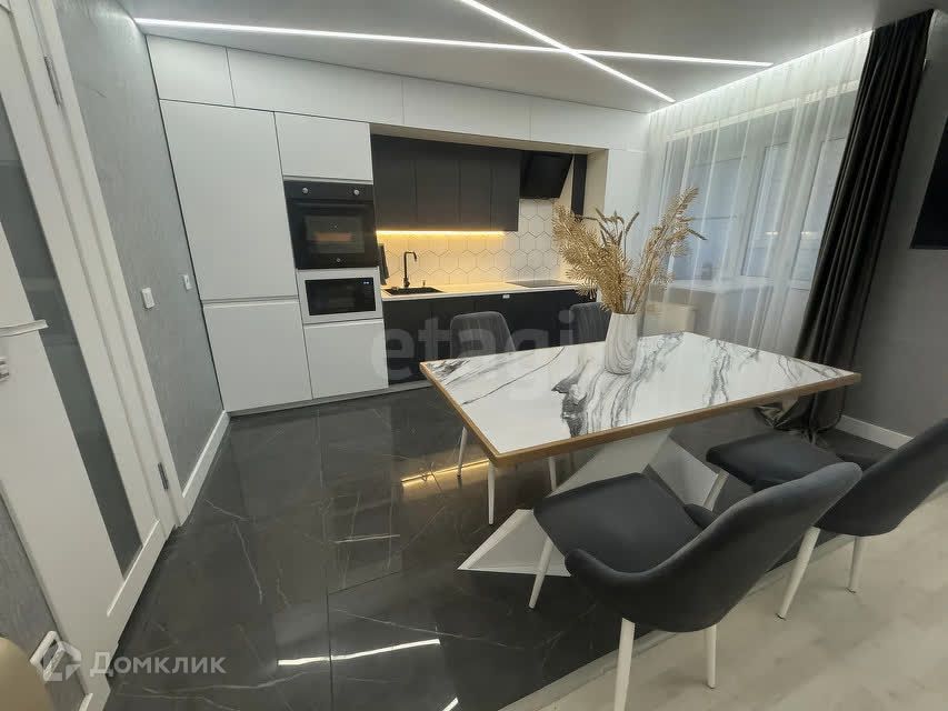 Продаётся 3-комнатная квартира, 96 м²