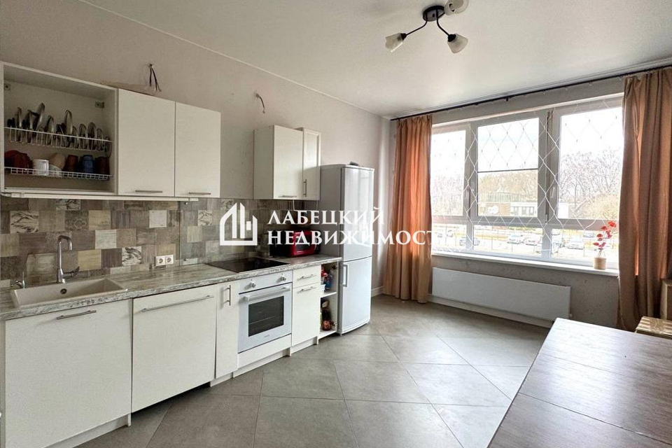 Продаётся 4-комнатная квартира, 101.8 м²