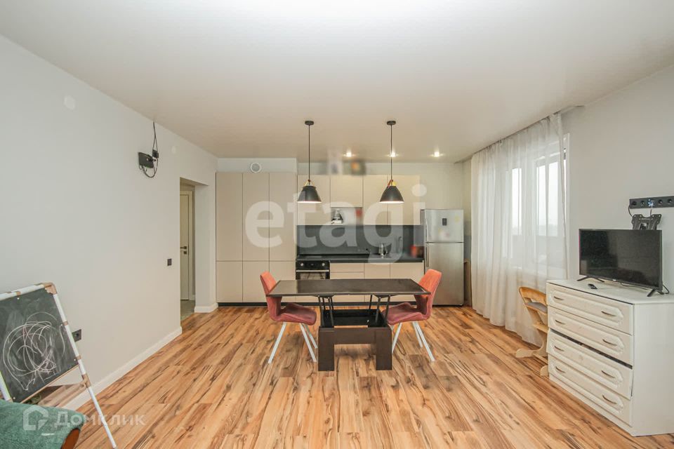 Продаётся 2-комнатная квартира, 63.3 м²