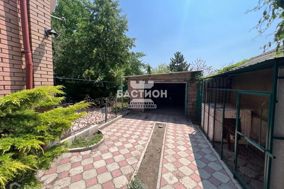 Продаётся 2-этажный дом, 170 м²