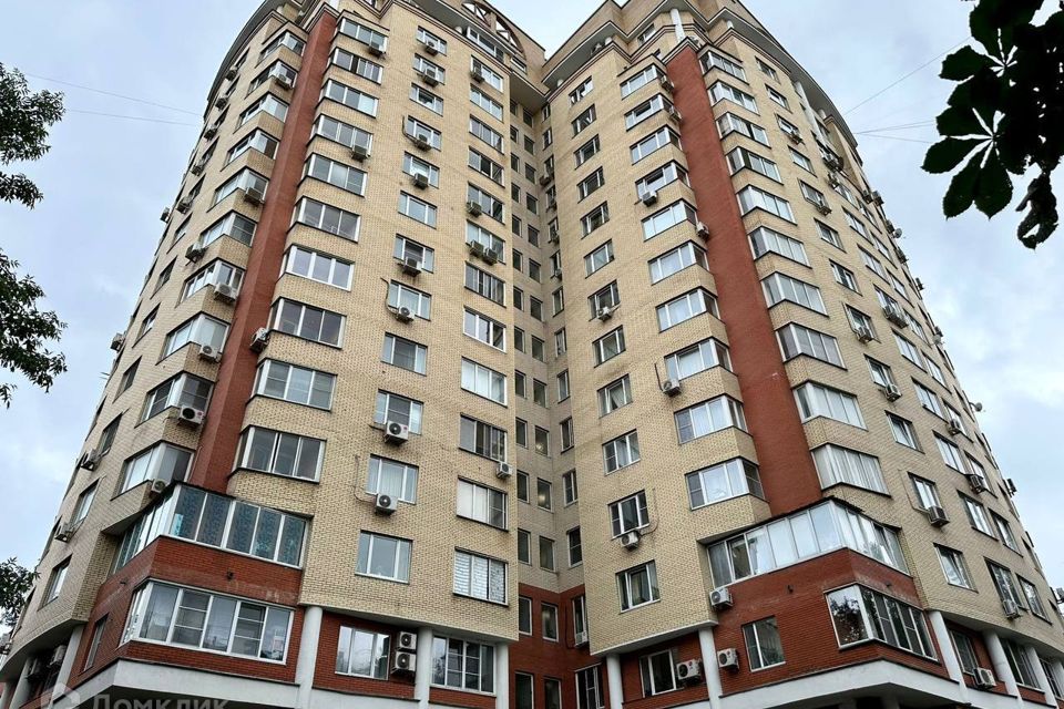 Продаётся 3-комнатная квартира, 108.8 м²