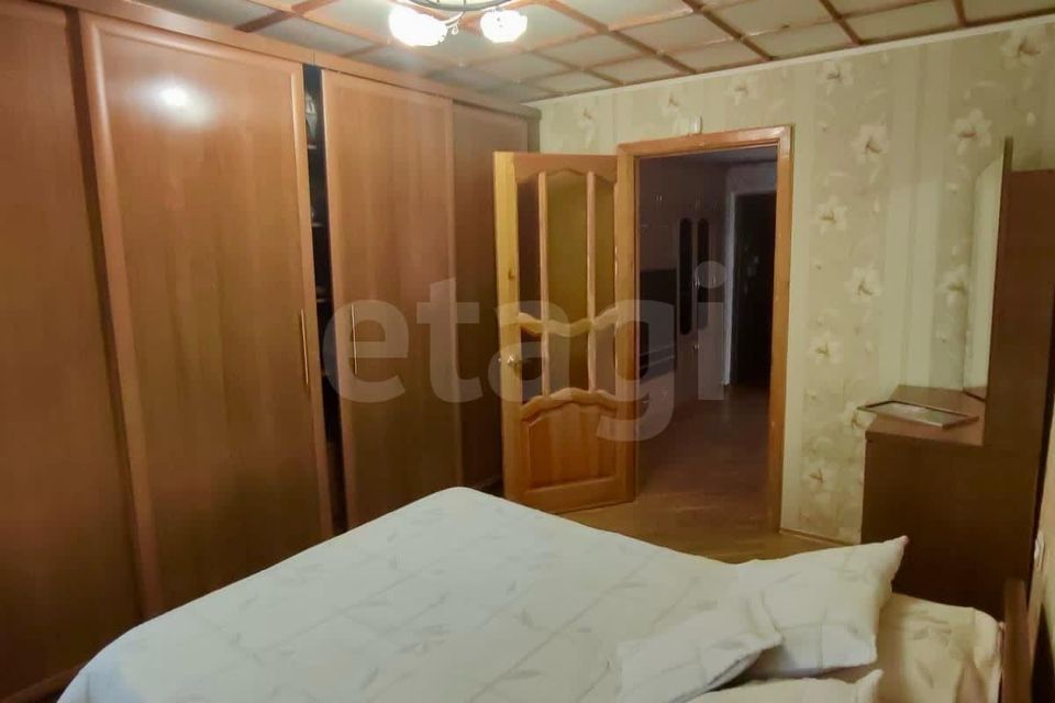 Продаётся 4-комнатная квартира, 62.2 м²
