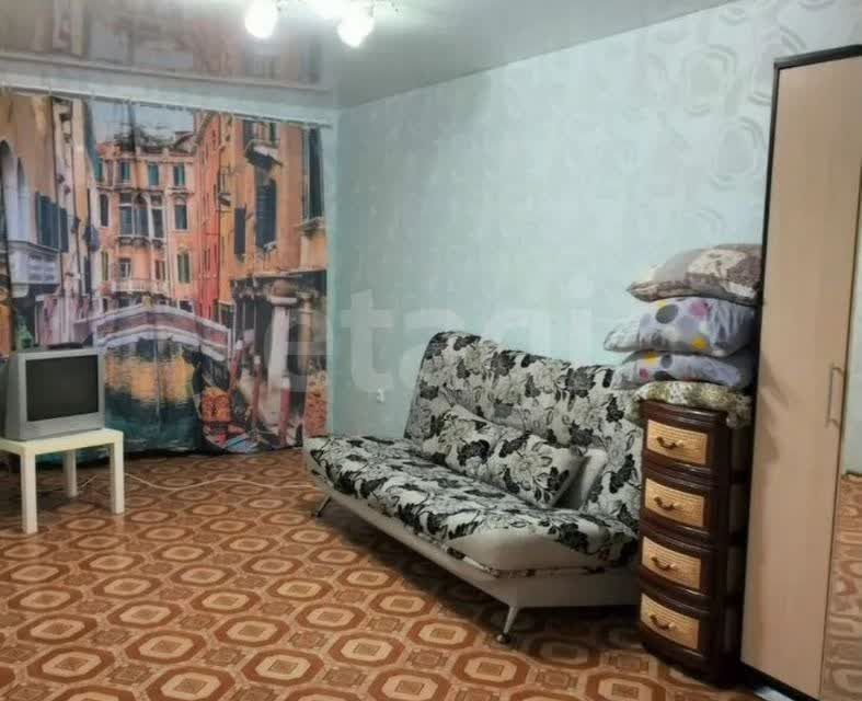 Продаётся 1-комнатная квартира, 41.7 м²