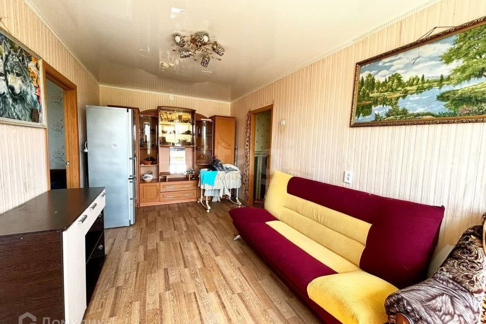 Продаётся 4-комнатная квартира, 59.9 м²
