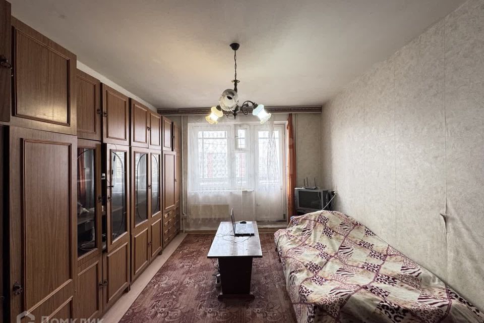 Продаётся 1-комнатная квартира, 37.3 м²