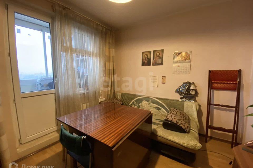 Продаётся 1-комнатная квартира, 42.3 м²