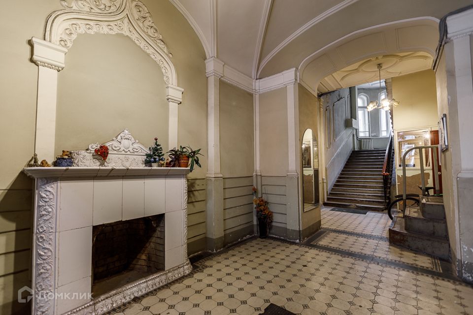 Сдаётся 6-комнатная квартира, 300 м²