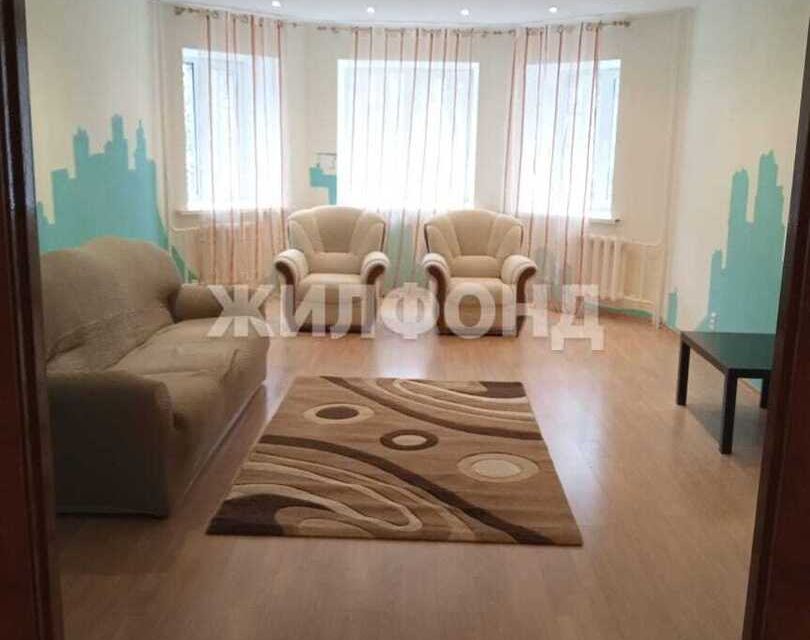 Сдаётся 2-комнатная квартира, 100 м²