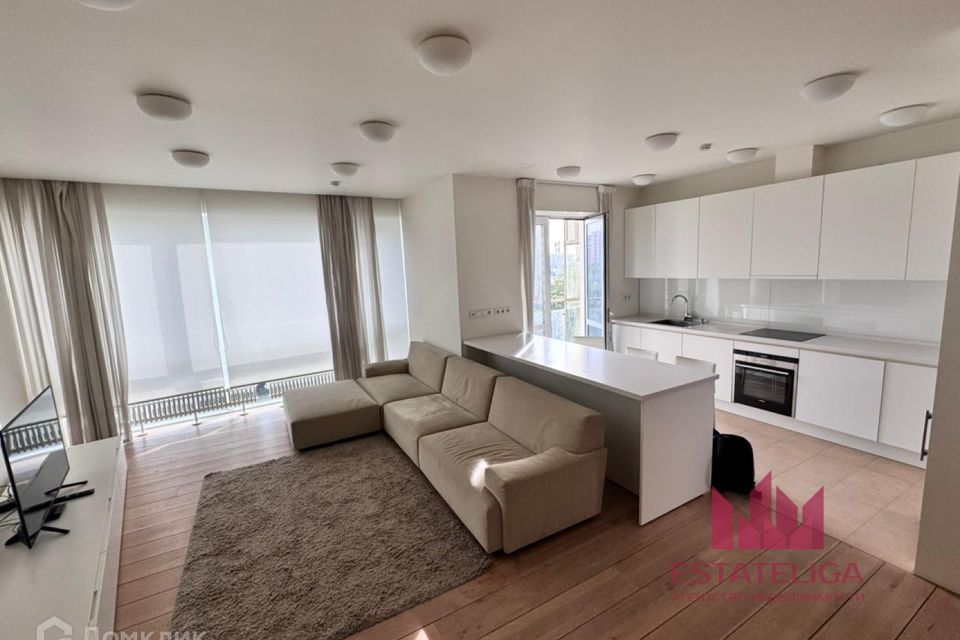 Сдаётся 2-комнатная квартира, 83 м²