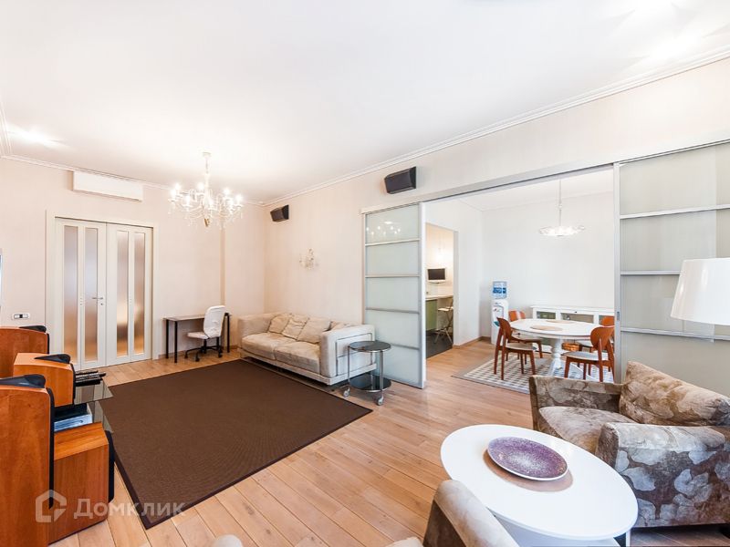 Сдаётся 2-комнатная квартира, 135 м²