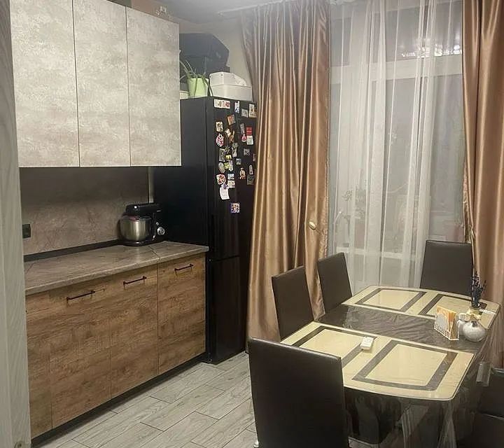 Продаётся 2-комнатная квартира, 56.5 м²